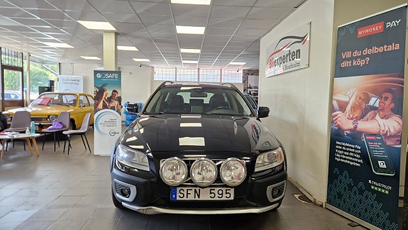 Volvo XC70 2 of 20