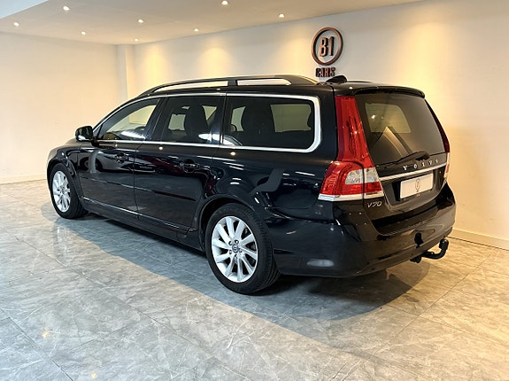 Volvo V70 3 of 16