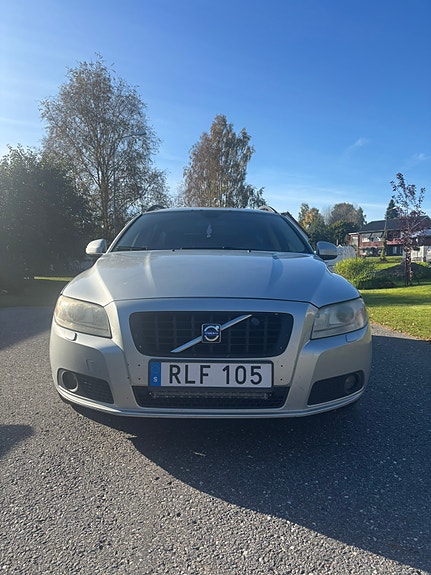 Volvo V70 3 of 13
