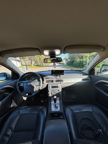 Volvo V70 8 of 13