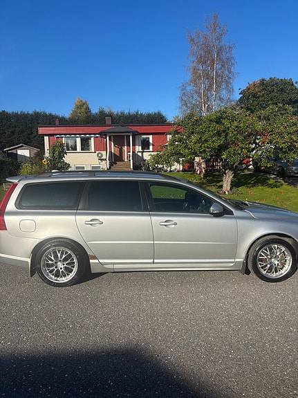 Volvo V70 4 of 13