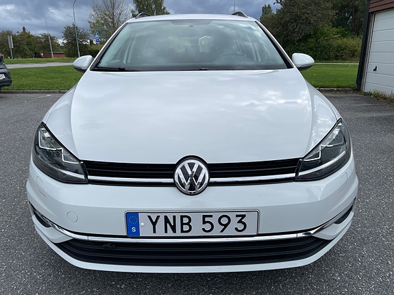 Volkswagen Golf VII 2 of 8