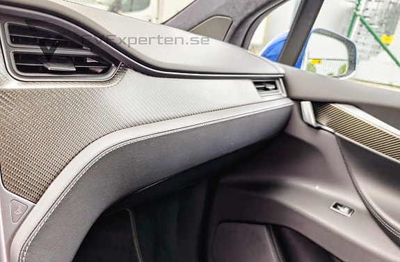 Tesla Model X 19 of 28