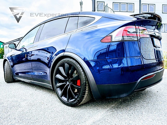 Tesla Model X 7 of 28