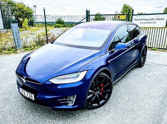 Tesla Model X 4 of 28