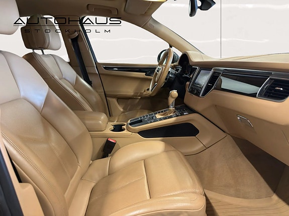 Porsche Macan 12 of 22