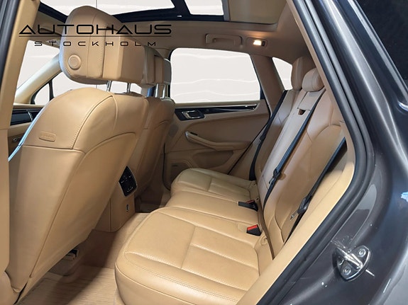Porsche Macan 16 of 22