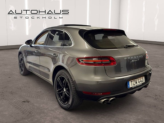 Porsche Macan 6 of 22