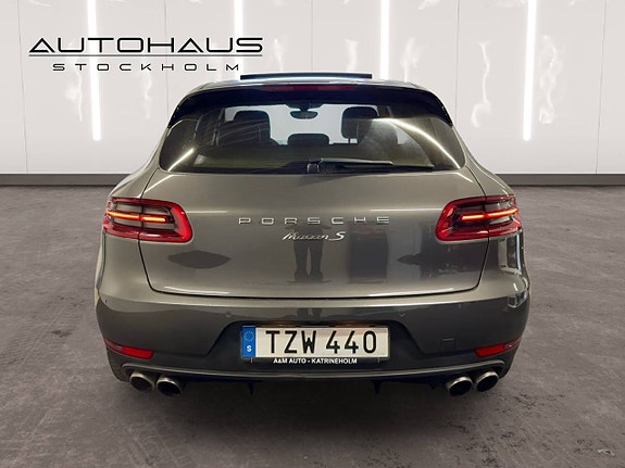 Porsche Macan 5 of 22