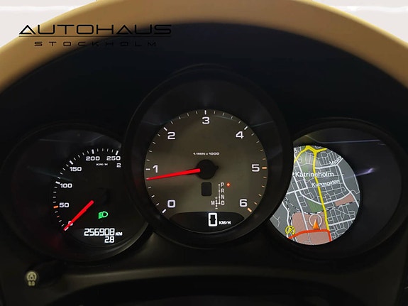 Porsche Macan 18 of 22