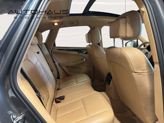Porsche Macan 17 of 22