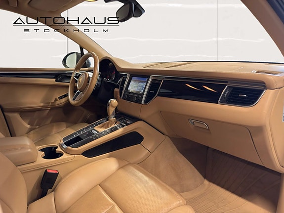 Porsche Macan 11 of 22