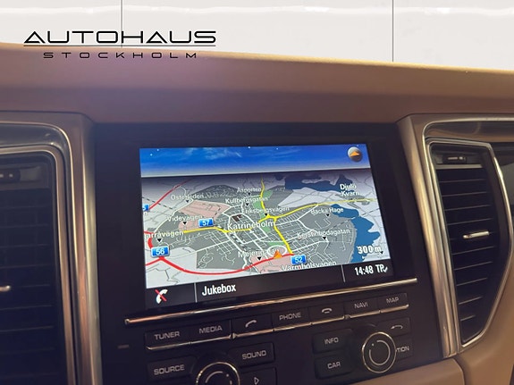 Porsche Macan 19 of 22