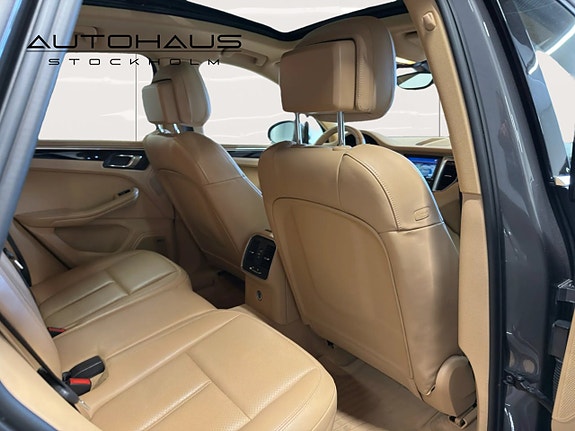 Porsche Macan 15 of 22