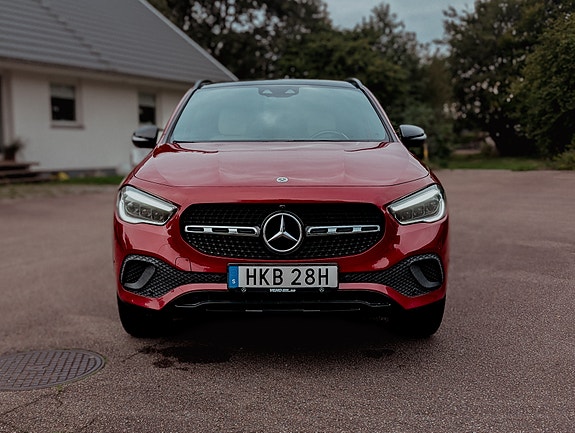 Mercedes-Benz GLA250 e 4 of 9