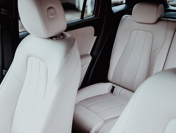 Mercedes-Benz GLA250 e 7 of 9