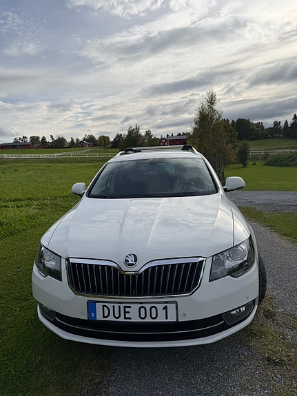 Skoda Superb 3 of 6
