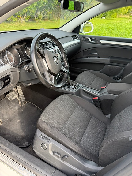 Skoda Superb 2 of 6