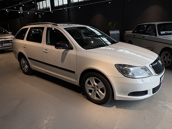 Skoda Octavia 4 of 11
