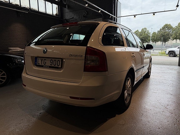 Skoda Octavia 5 of 11