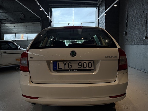Skoda Octavia 6 of 11