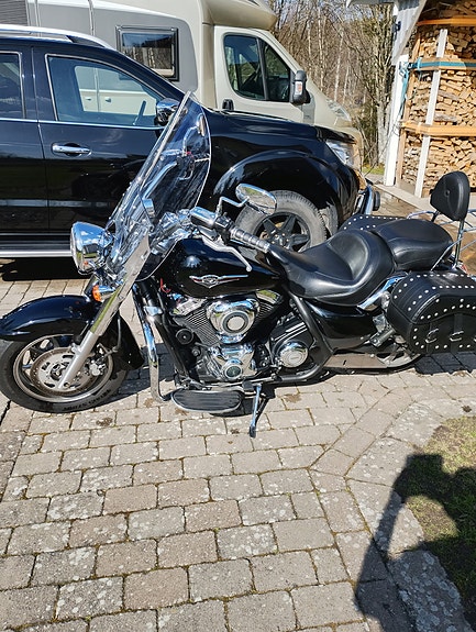 Kawasaki Vulcan 1700 Classic 2 of 6