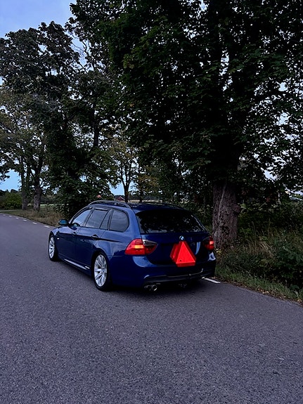 BMW 325d 2 of 9