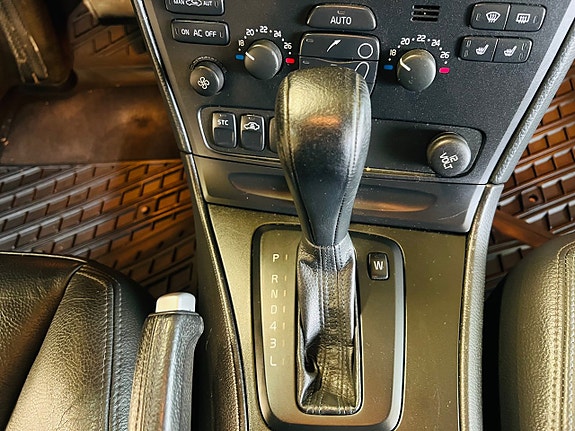Volvo V70 14 of 16