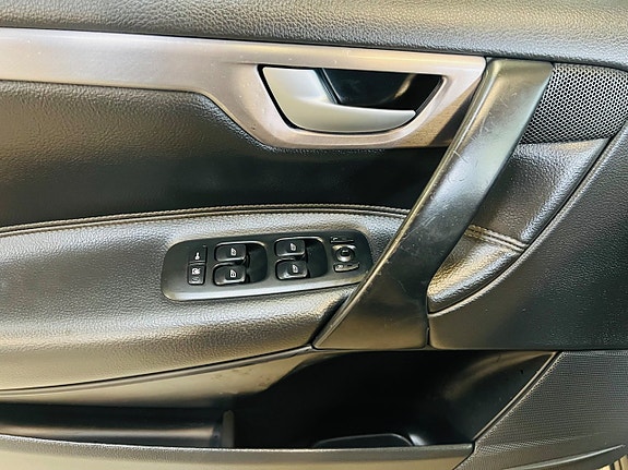 Volvo V70 15 of 16