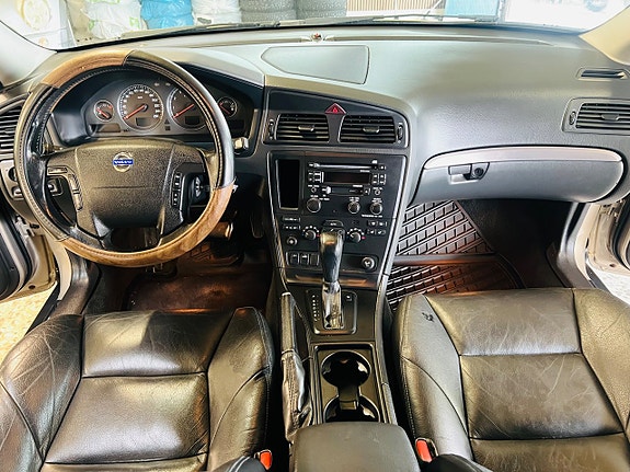 Volvo V70 9 of 16