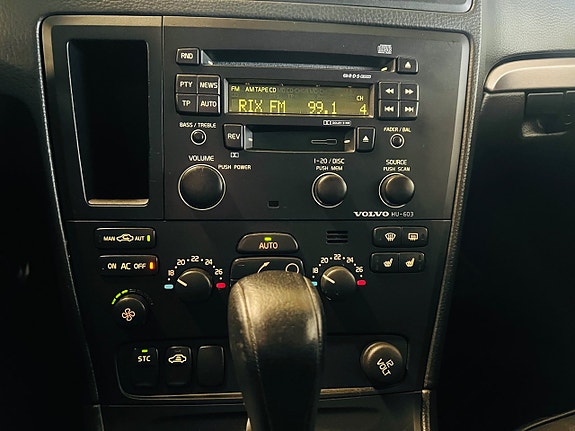 Volvo V70 13 of 16