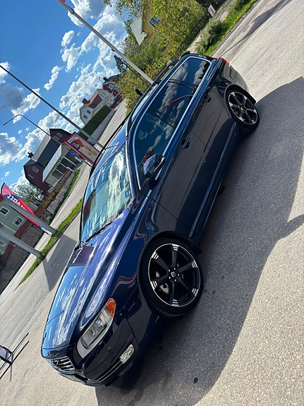 Volvo V70 4 of 6