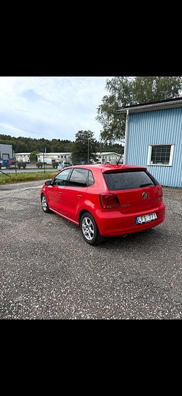 Volkswagen Polo 2 of 5