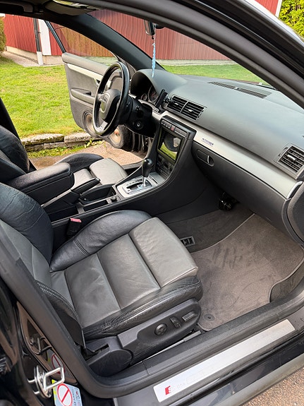 Audi A4 4 of 4
