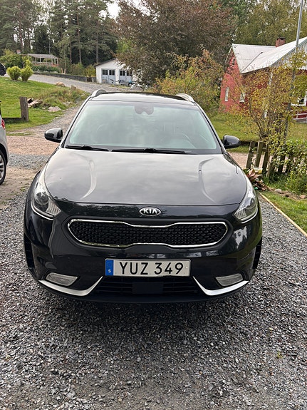 Kia Niro 2 of 11