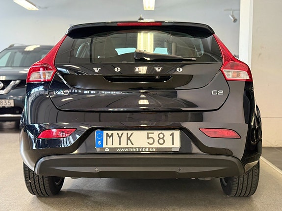 Volvo V40 7 of 16