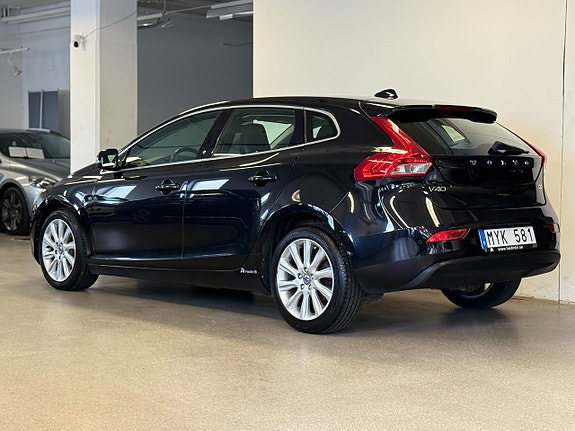 Volvo V40 6 of 16
