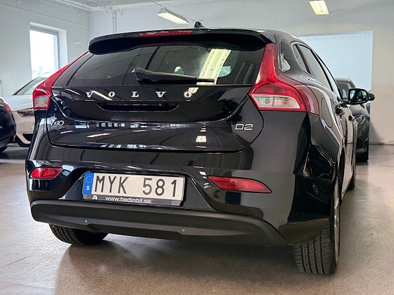 Volvo V40 9 of 16