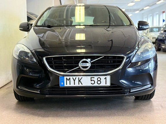 Volvo V40 4 of 16