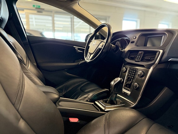 Volvo V40 13 of 16