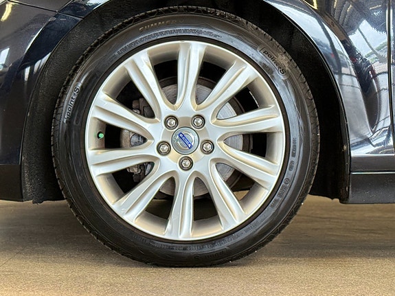 Volvo V40 16 of 16