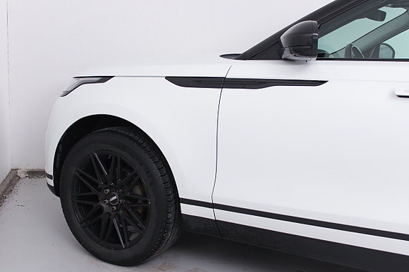 Land Rover Range Rover Velar 4 of 16