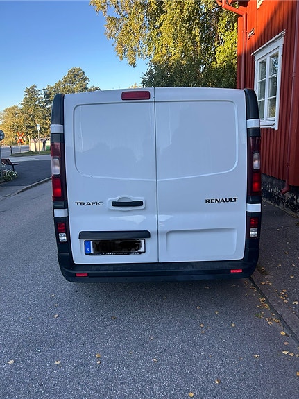 Renault Trafic 2 of 3