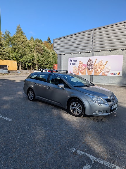 Toyota Avensis 3 of 12