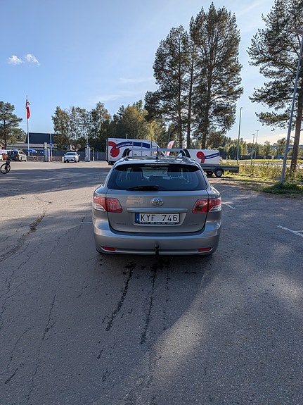 Toyota Avensis 5 of 12