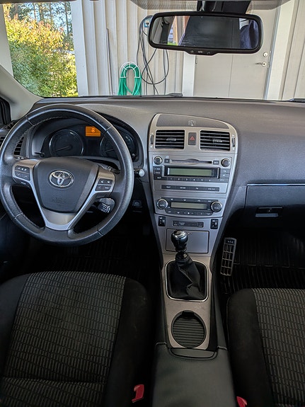 Toyota Avensis 9 of 12