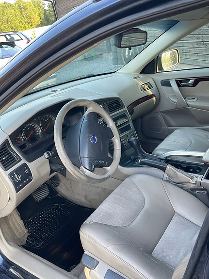 Volvo XC70 6 of 7
