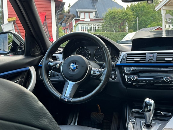 BMW 320d 14 of 17