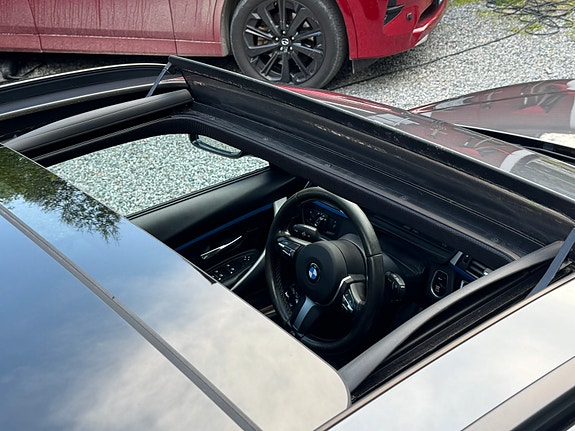 BMW 320d 12 of 17