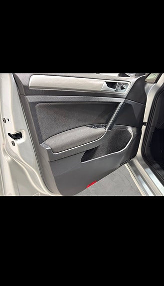 Volkswagen Golf VII 9 of 9